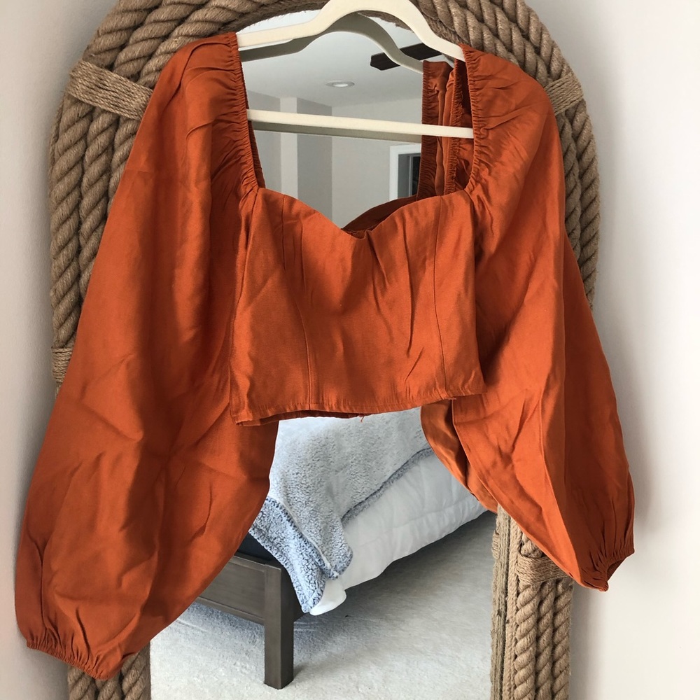 Long-sleeve Crop Top Blouse